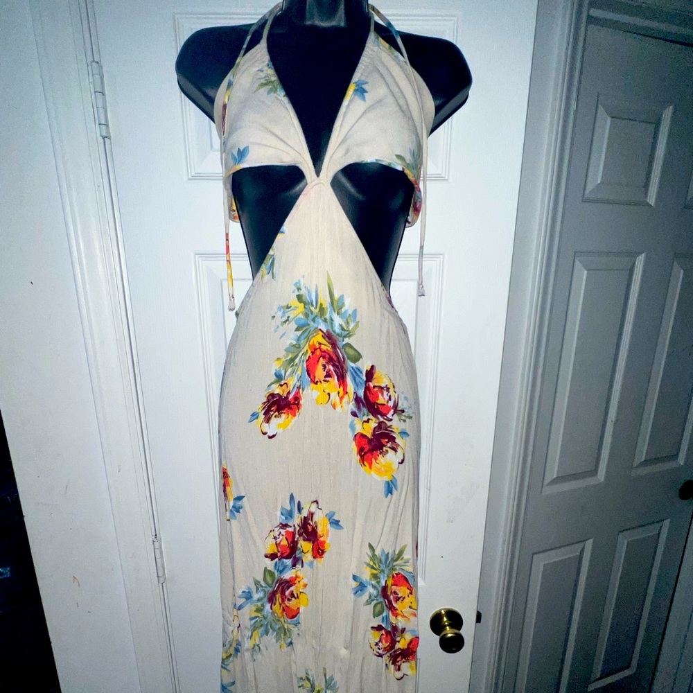 Maxi dress with cut outs